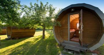 Фото номера Двухместный номер с 2 отдельными кроватями Кемпинги Vetsi Talli Holiday Village г. Kassari 3